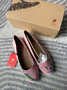 UIN Pink Floral Lily-of-the-Valley Women’s Slip-On Flats